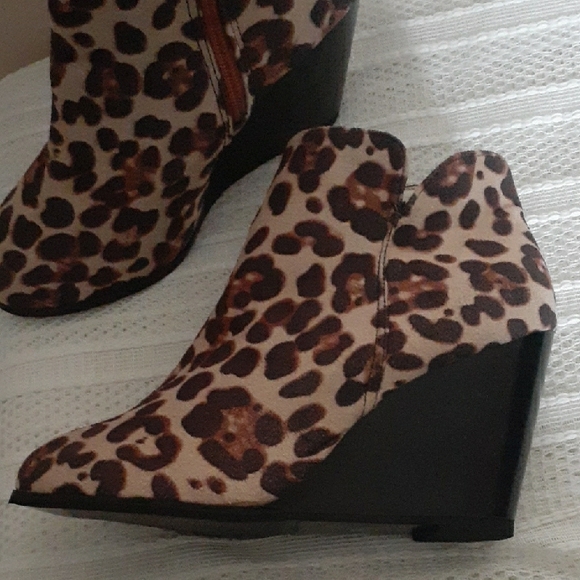 Leopard Print Ankle Booties - Picture 3 of 9